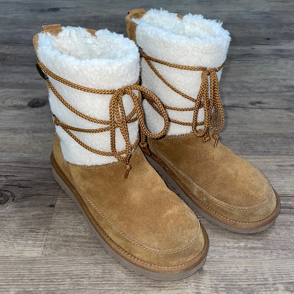 Koolaburra by Ugg Michon Faux Shearling Trimmed Short Boot - Picture 1 of 9